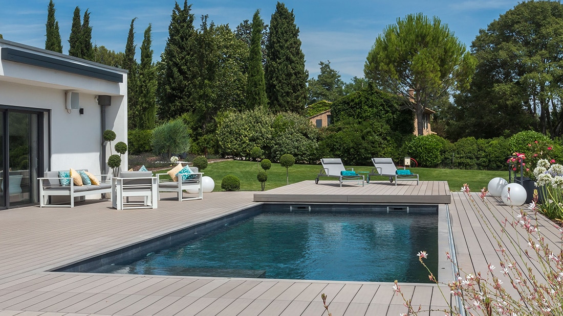 Terrasse sur piscine à Aix en Provence