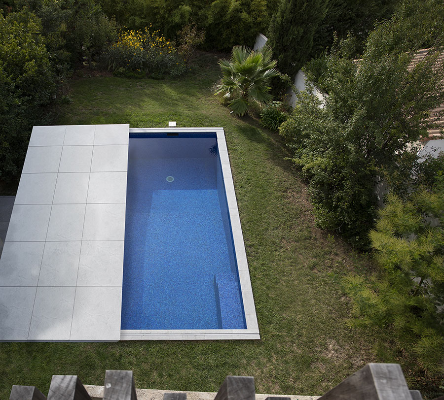 Terrasse mobile piscine carrelage gres cerame